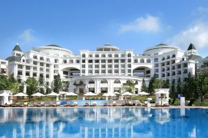 Cập nhật cổ phiếu VIC: Duy trì đánh giá nắm giữ và giá mục tiêu là 104.300 đồng/cp.