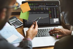 Ủy thác đầu tư chứng khoán – Cách giảm thiểu rủi ro cho NĐT nhỏ lẻ