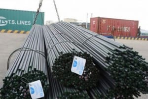 NGÀNH THÉP VÀ XI MĂNG: Thị trường được kỳ vọng phục hồi từ 6 tháng cuối năm 2020 nhờ nhu cầu từ đầu tư cơ sở hạ tầng.